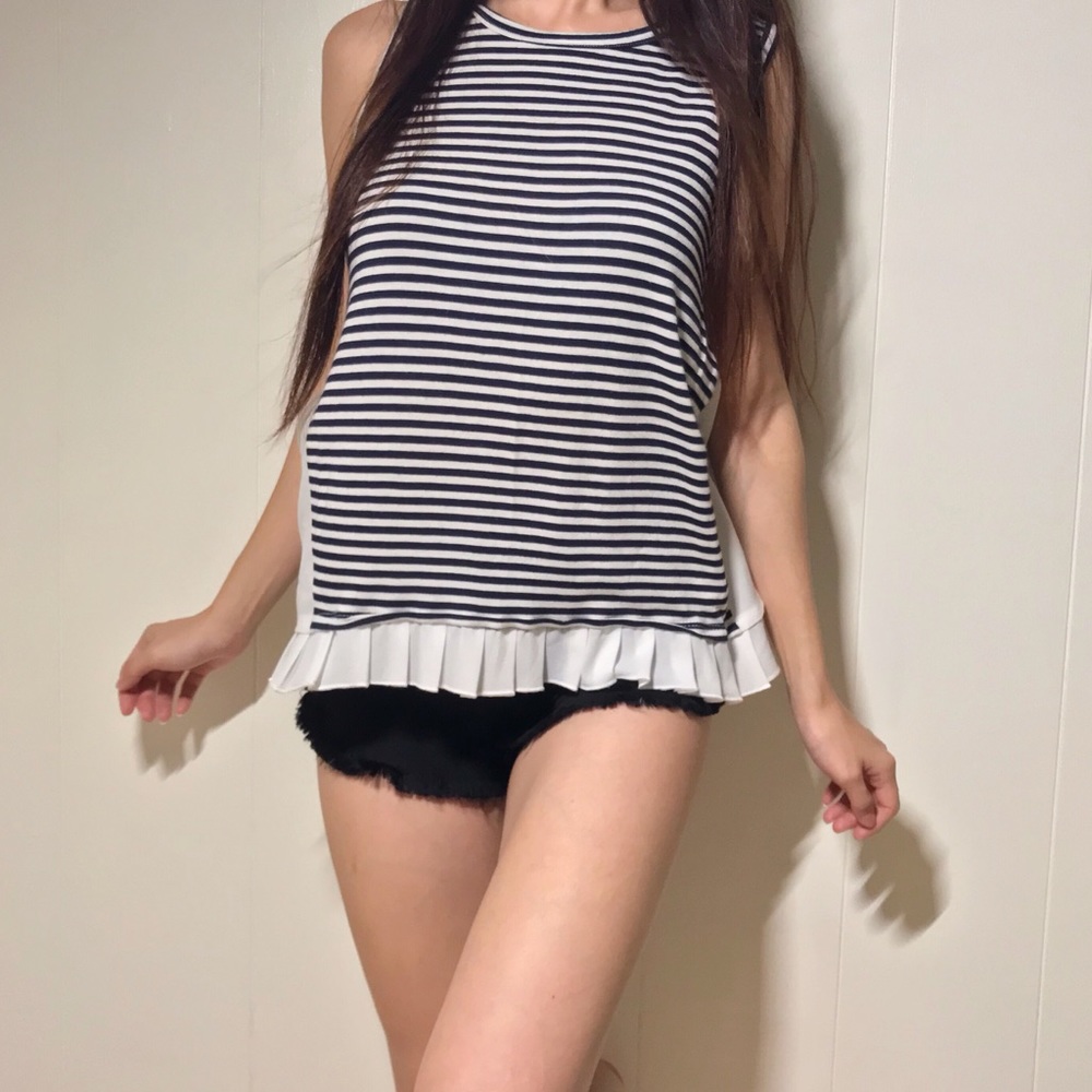 Cute Striped Pleated Sleeveless Top